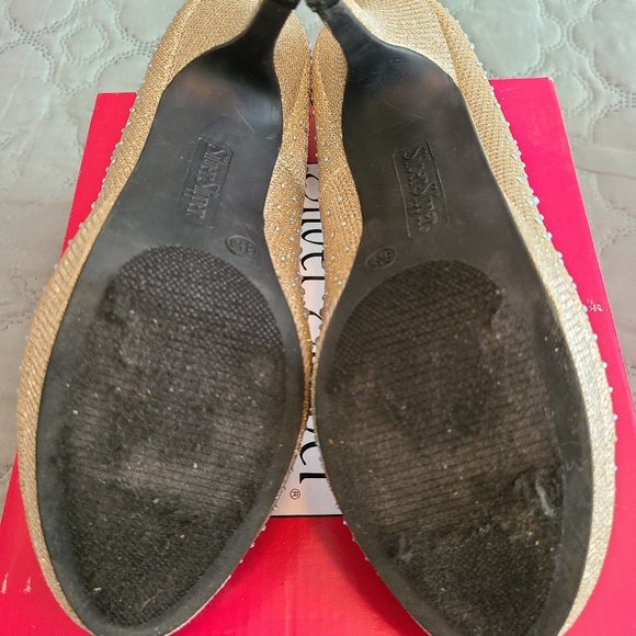 WIDE width Women's Gold Sequined Heels- worn once - Picture 5 of 6